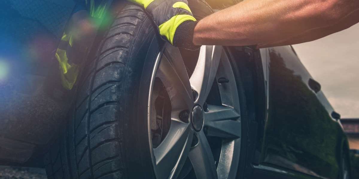 How to Know Whether Your Flat Tire Should Be Fixed or Replaced